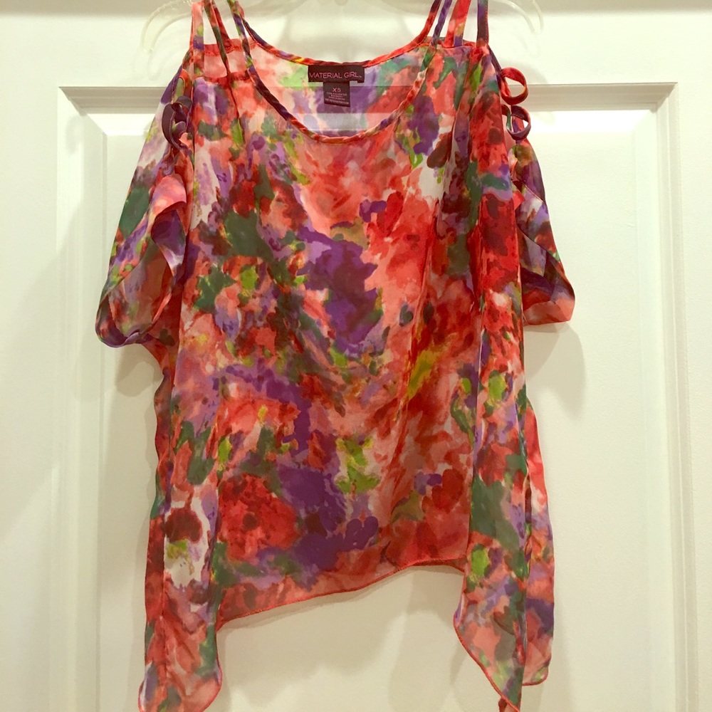 Flowered Top with cut out sleeves