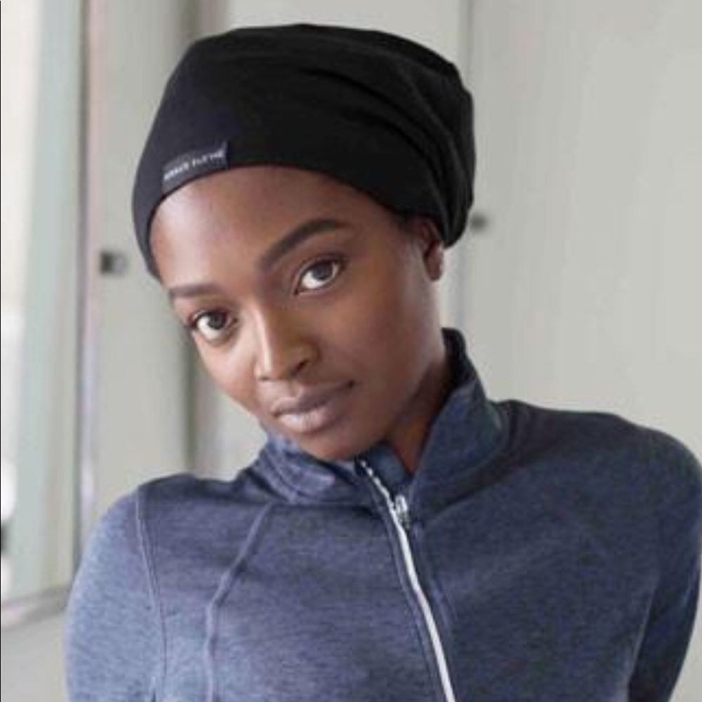 Grace Eleyae Satin Lined Cap (Black)