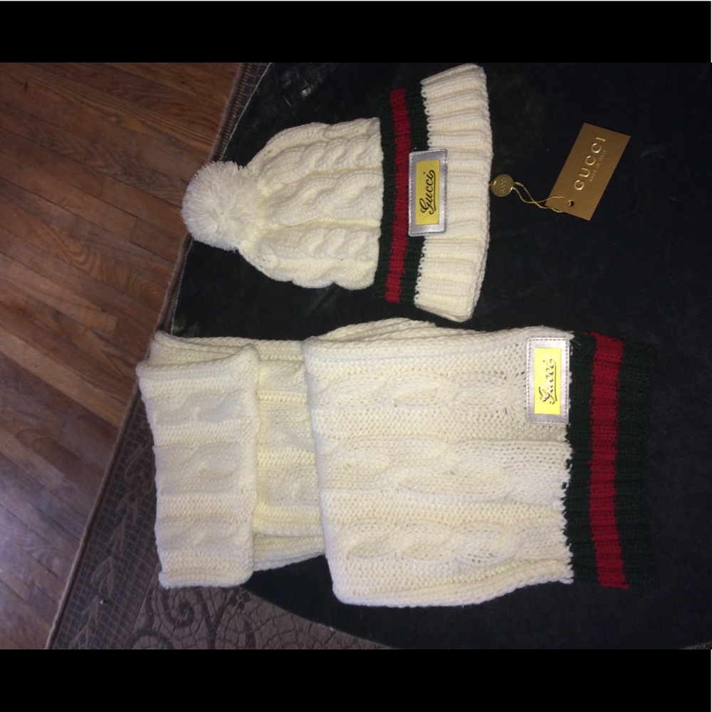 Gucci scarf & toboggan.