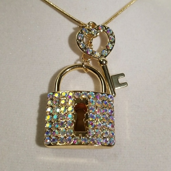 unbranded Jewelry - Large Lock & Key Pendant Crystals