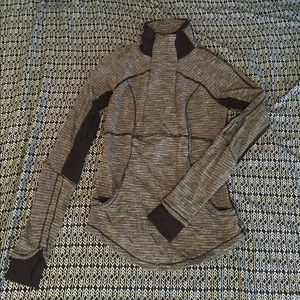 Lululemon half zip, pull over