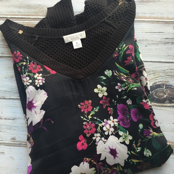 BISOU BISOU flowered and silky top!❤️ - Picture 1 of 4