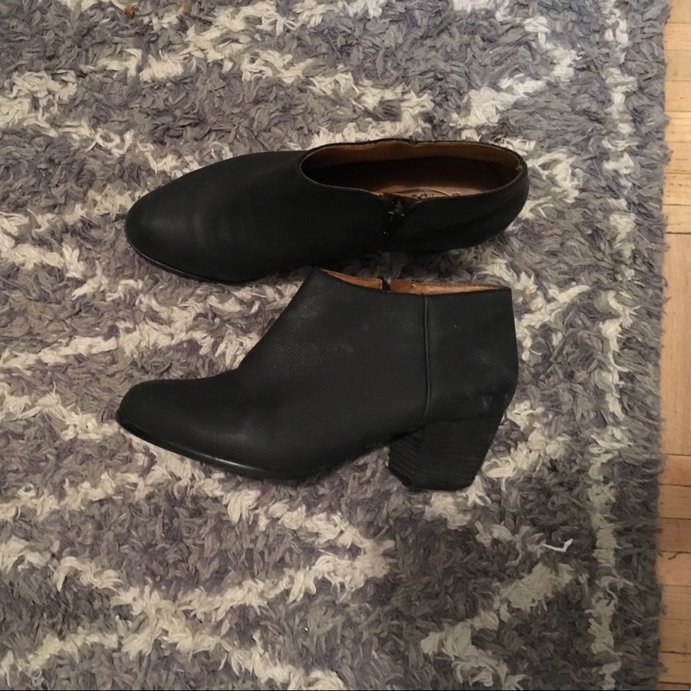 Lucky Brand black Ankle boots size 8M/38