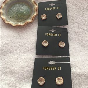 Stud rhinestone earrings