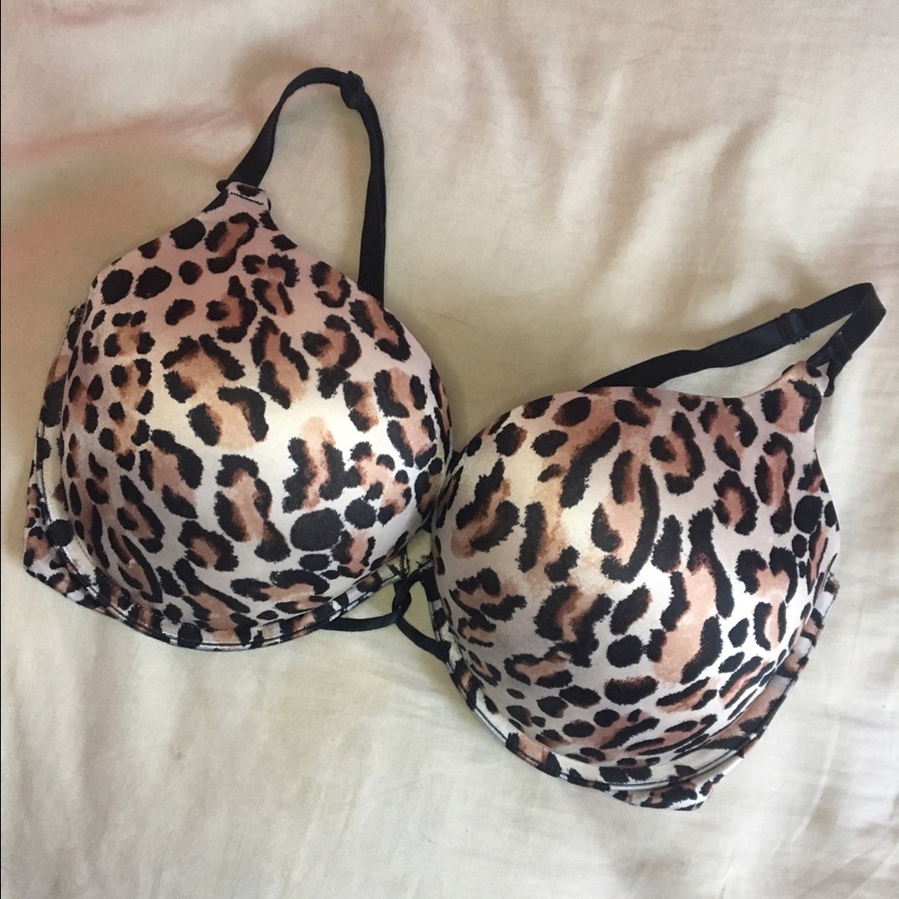 LIKE NEW VICTORIA SECRET PUSH UP