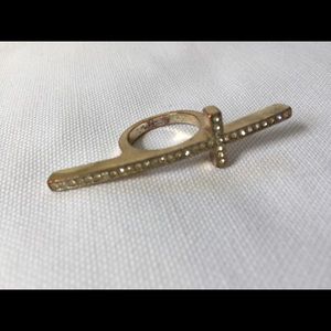 Cross statement ring