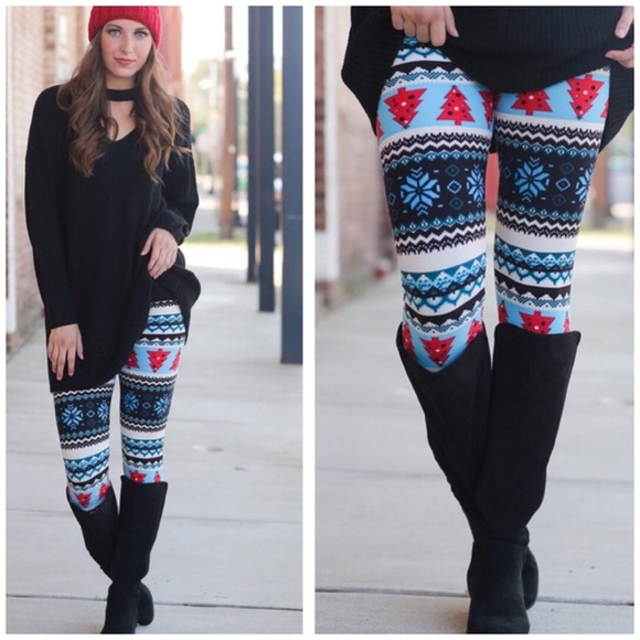 🔵 LAST PAIR!!🔵HOLIDAY PRINT LEGGINGS 🔵 - Picture 2 of 2