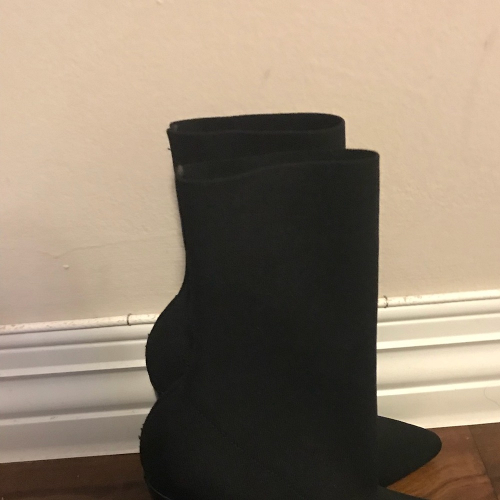 Steve Madden booties, never worn
