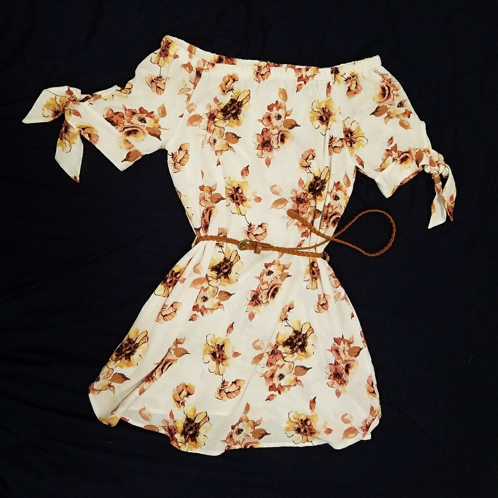 🌻SOLD🌻New Floral print Mahina dress