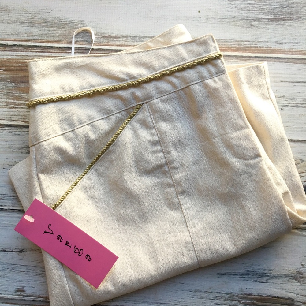 VARGA long shorts in Cream with gold trim!❤️