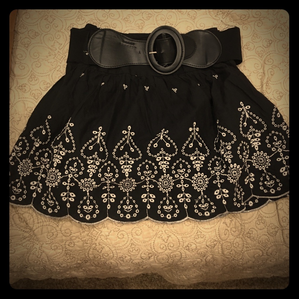 Skirt with belt