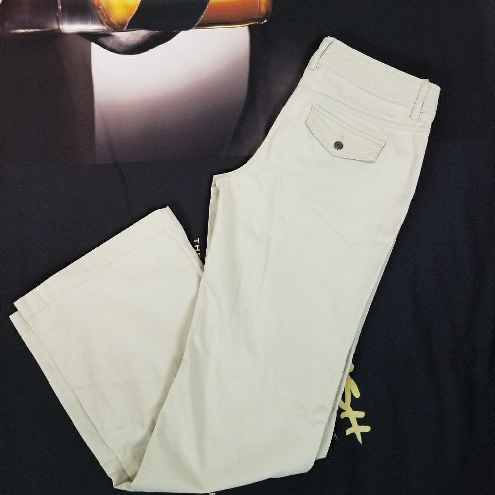Women's Tommy Hilfigure Kakhis Size: 6