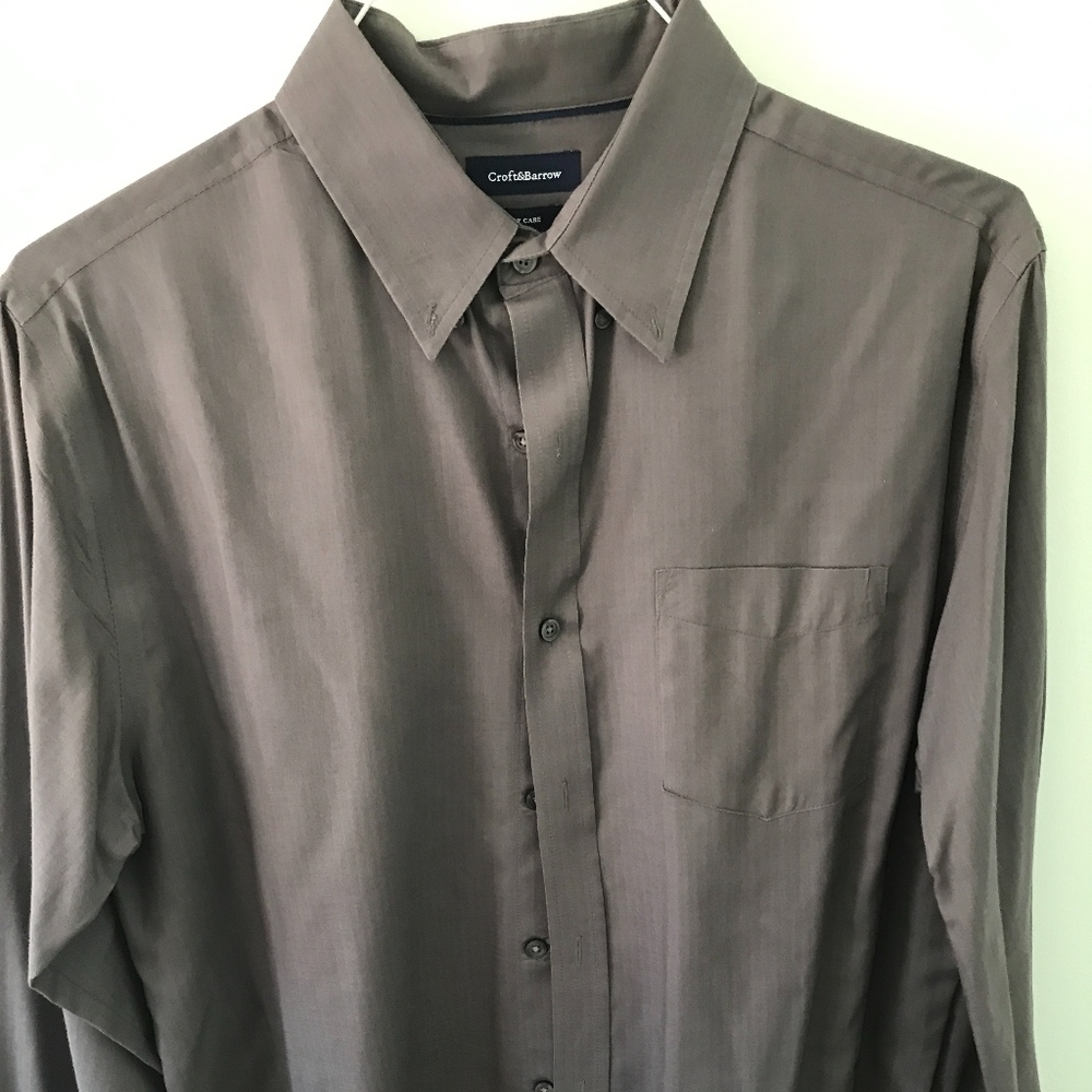 Mens Dress Shirt - M