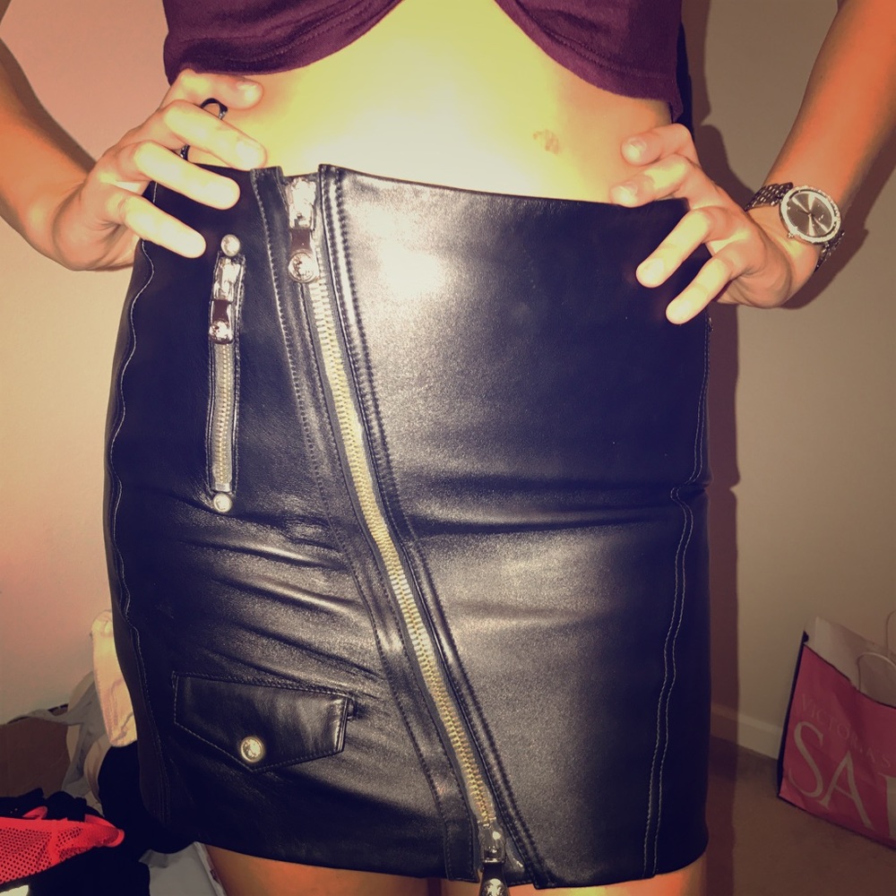 Beautiful leather Versace skirt 💯  authentic