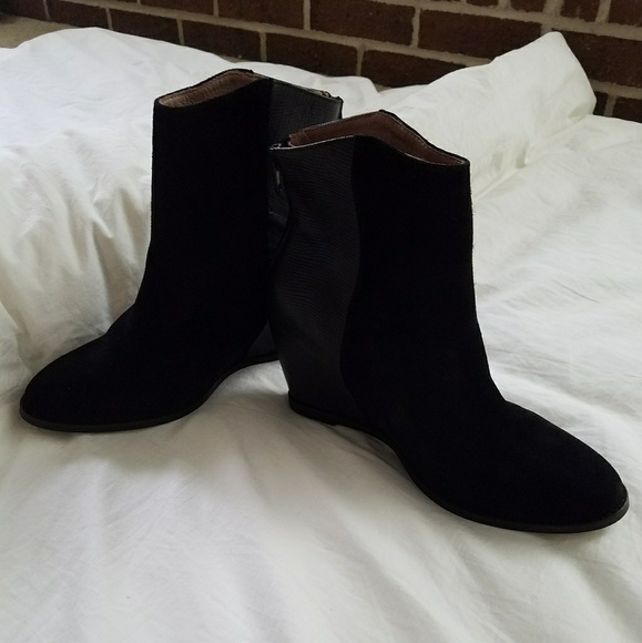 H by Hudson Sefton Ankle Boots**Holiday Sale Price - Picture 2 of 8