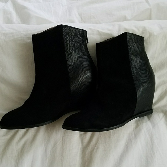 H by Hudson Sefton Ankle Boots**Holiday Sale Price - Picture 3 of 8