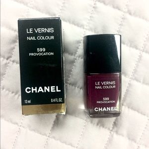 CHANEL Le Vernis nail colour #599