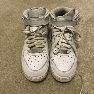 Reposh Nike Air Force-1s
