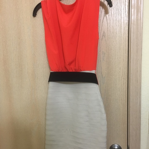 Express dress - Picture 1 of 2