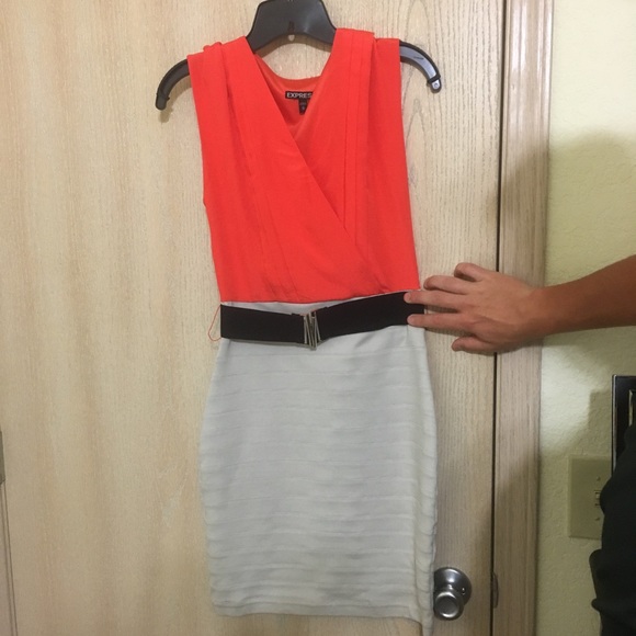 Express dress - Picture 2 of 2