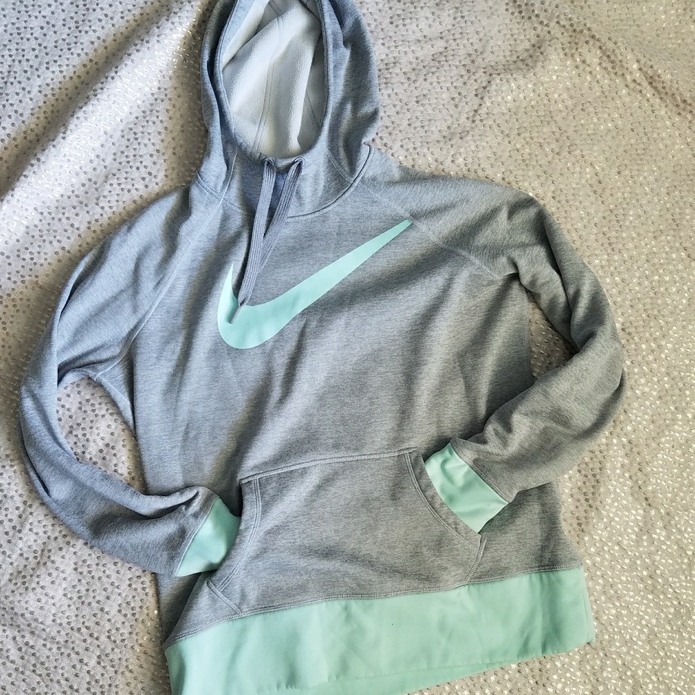 Nike therma fit mint and get hoodie