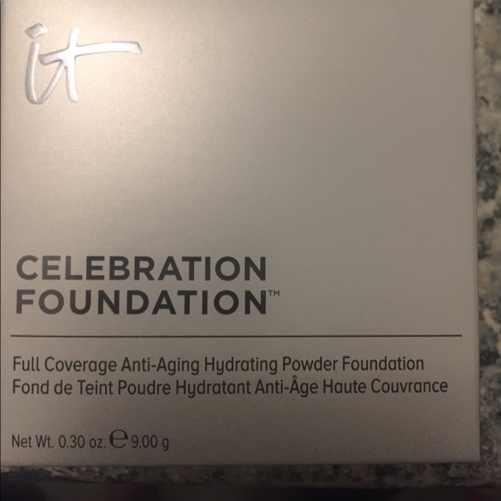 It Cosmetics celebration foundation