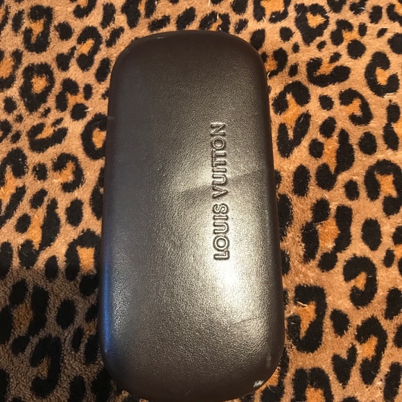 Louis Vuitton Unisex Sunglasses - Picture 6 of 6