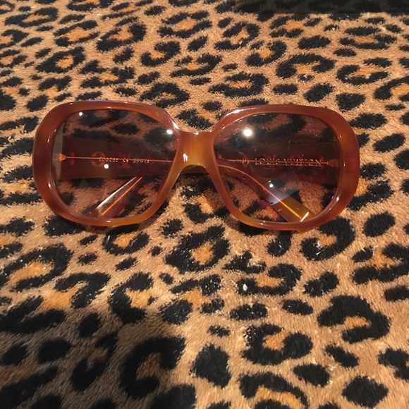 Louis Vuitton Unisex Sunglasses - Picture 2 of 6