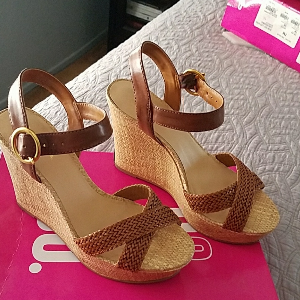 Arizona Women's Platform Heel Shoes
