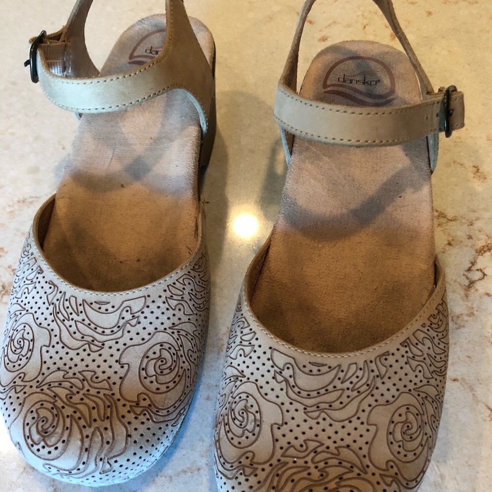 Dansko closed toe sandal