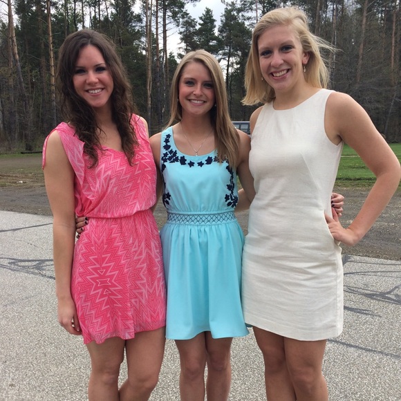 Francesca's dress - Picture 3 of 3