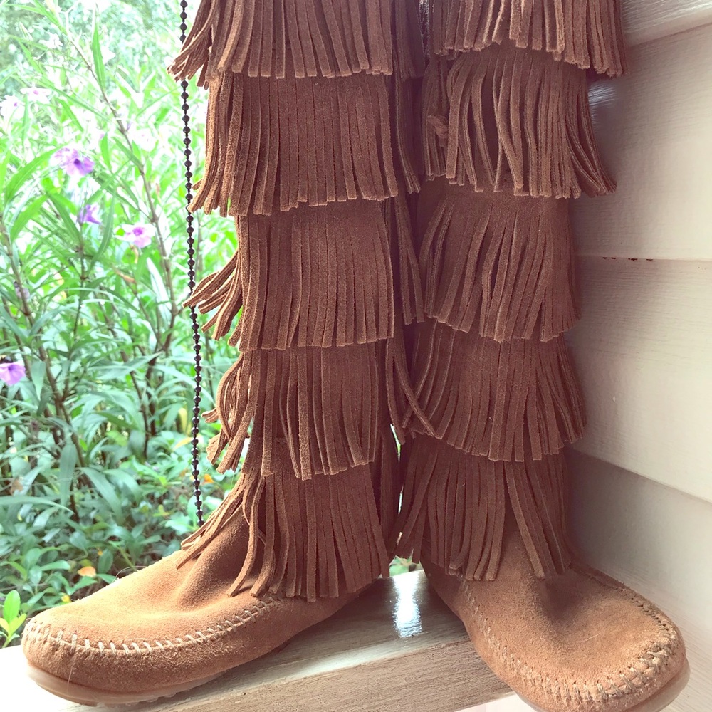 Minnetonka Fringe Boots Pristine!