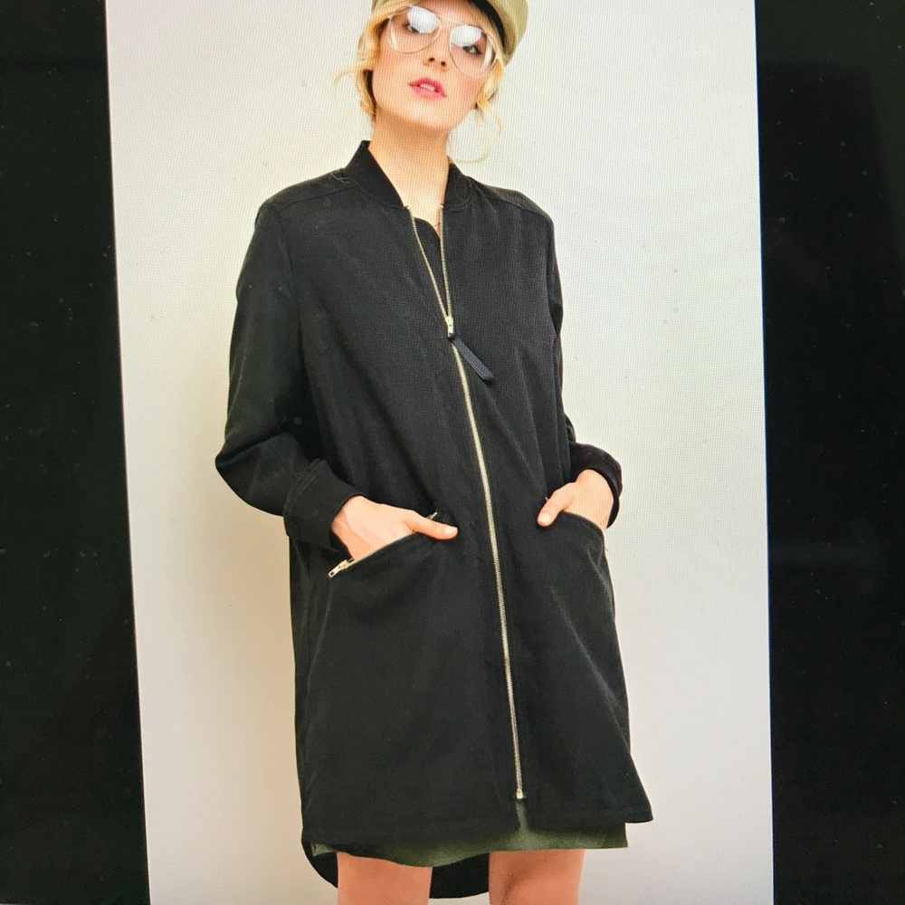 Ash Black Solid Suede-like Jacket