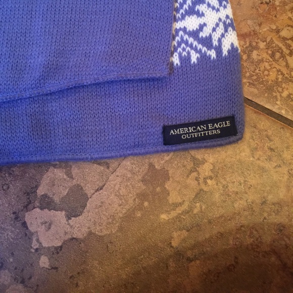 American Eagle Hat, Scarf, & Mittens - Picture 2 of 2