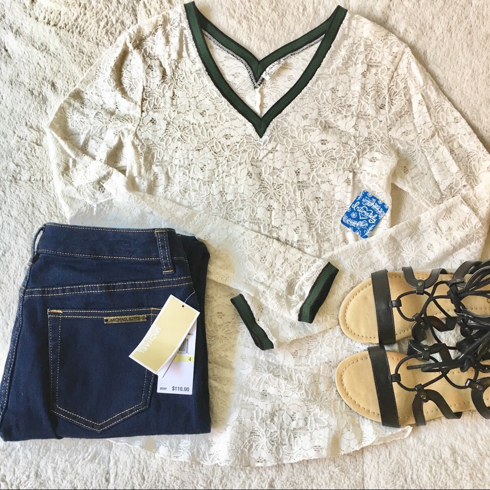 *BEST OFFER TAKES IT*Free People Lace Vneck