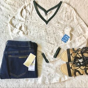 *BEST OFFER TAKES IT*Free People Lace Vneck