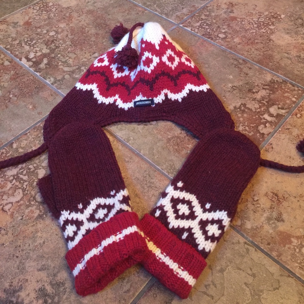 Abercrombie hat and mittens