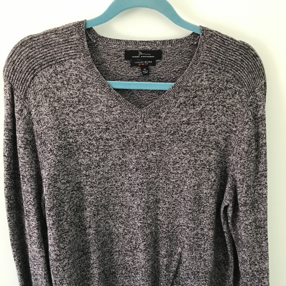 Mens Black/White V-Neck Sweater