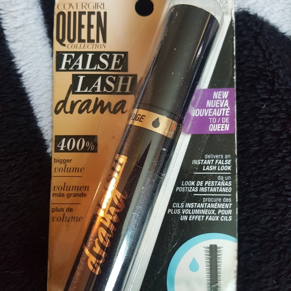 Covergirl QueenCollection False Lash Drama mascara