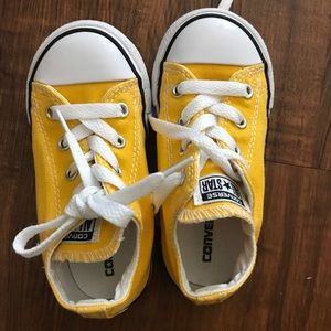 ✨Gently used Toddler Girl Converse✨