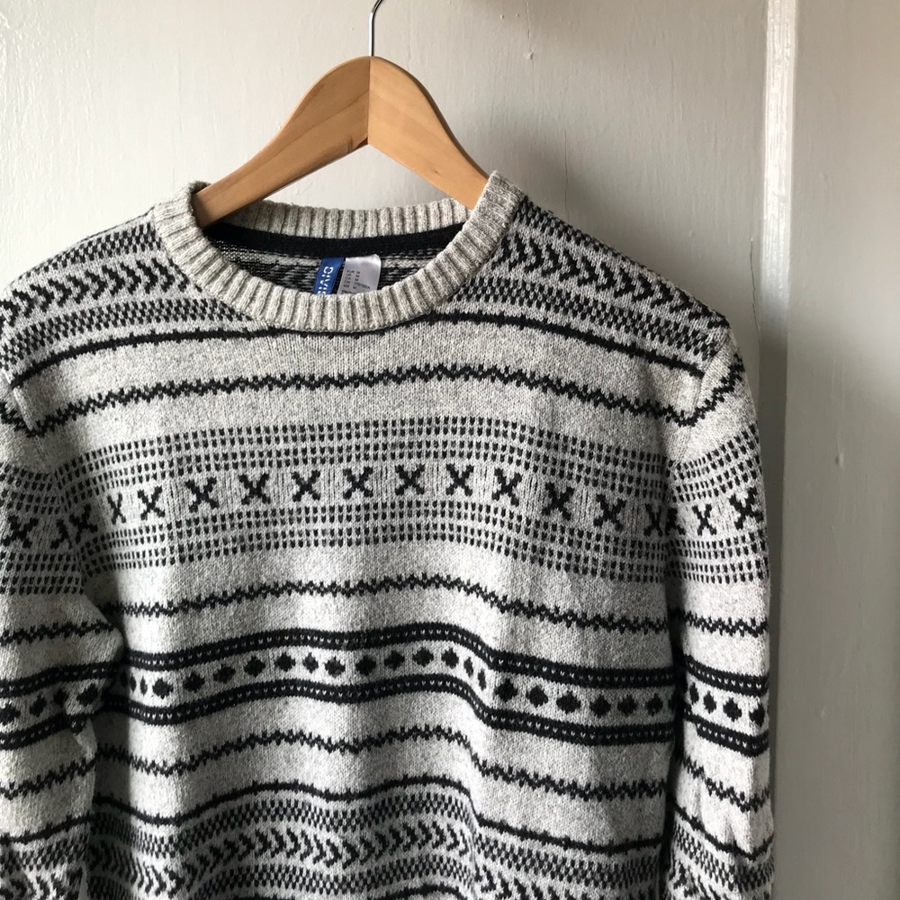 H&M Black and Grey Crewneck Sweater