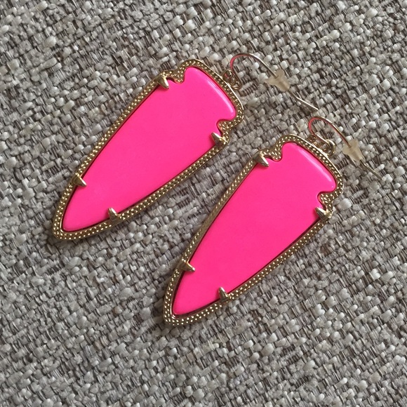 SOLD 🎉HP🎉 10/25 Kendra Scott neon pink skylars - Picture 2 of 4