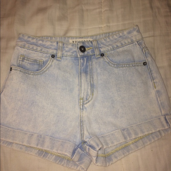 Bullhead Pants - BULLHEAD HIGH WAISTED DENIM MOM SHORT LIGHT WASH