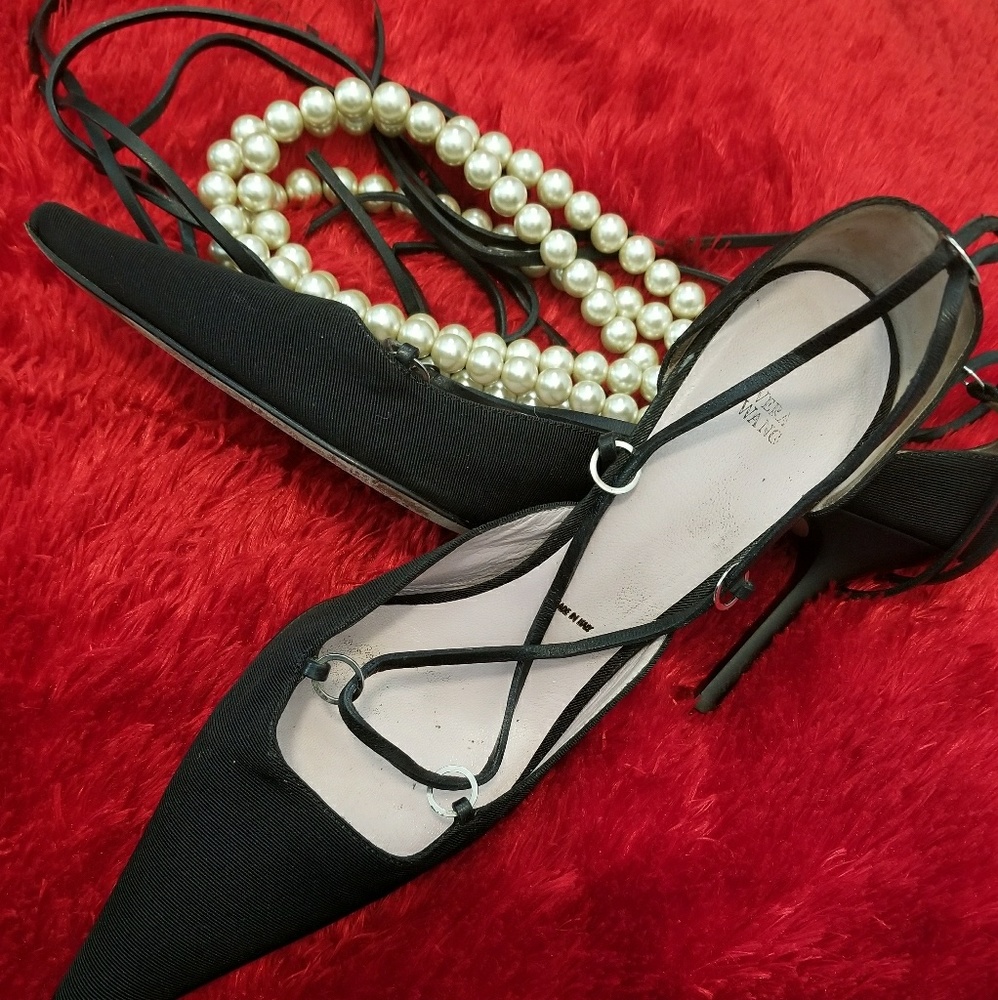 👠Vera Wang elegant ankle strap heels