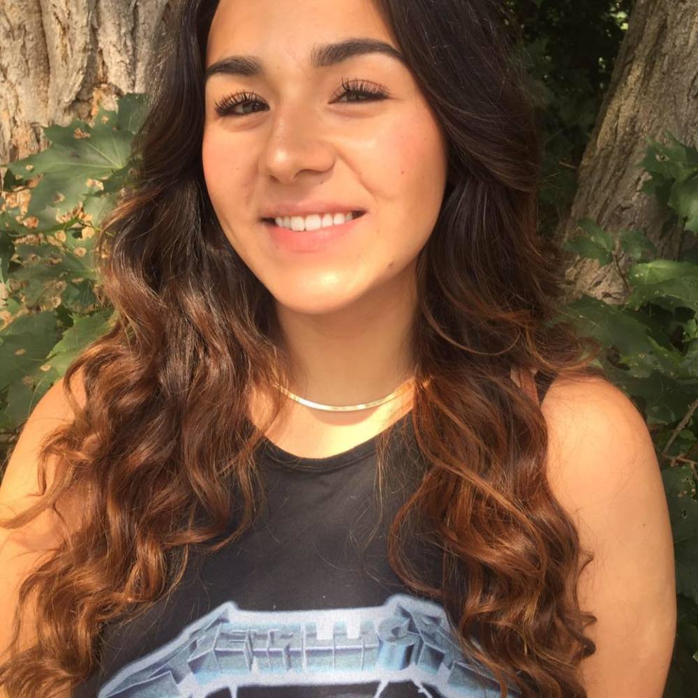 Meet your Posher, Mia