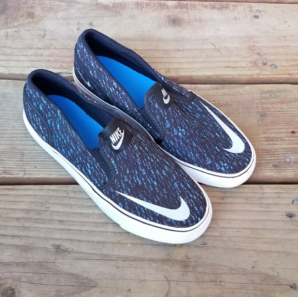 Nike Shoes - 🚨⬇NIKE Slip-on Shoes