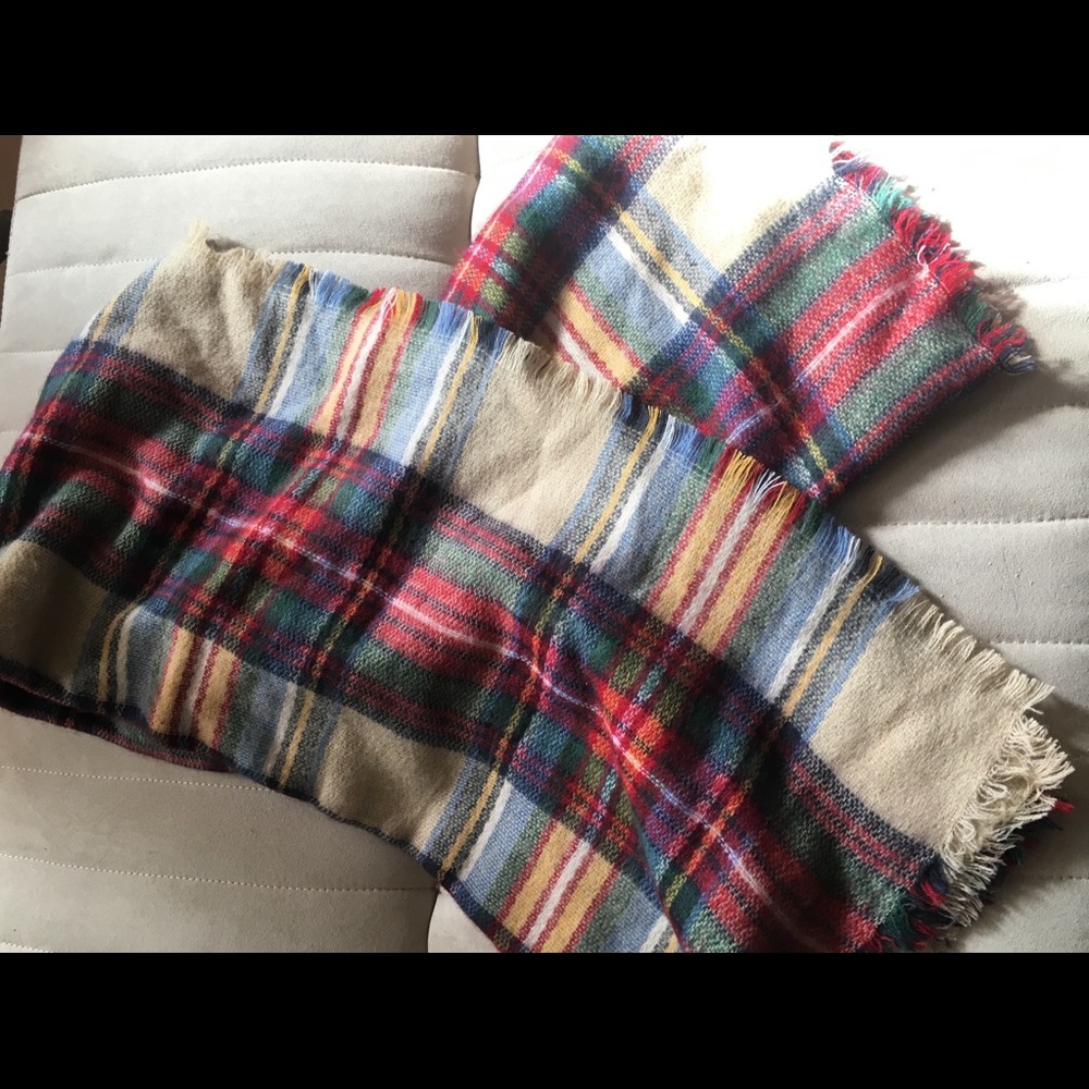 Blanket scarf- BNWT! Perfect for fall!