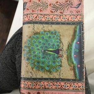 Very functional and beautiful papaya wallet 💓