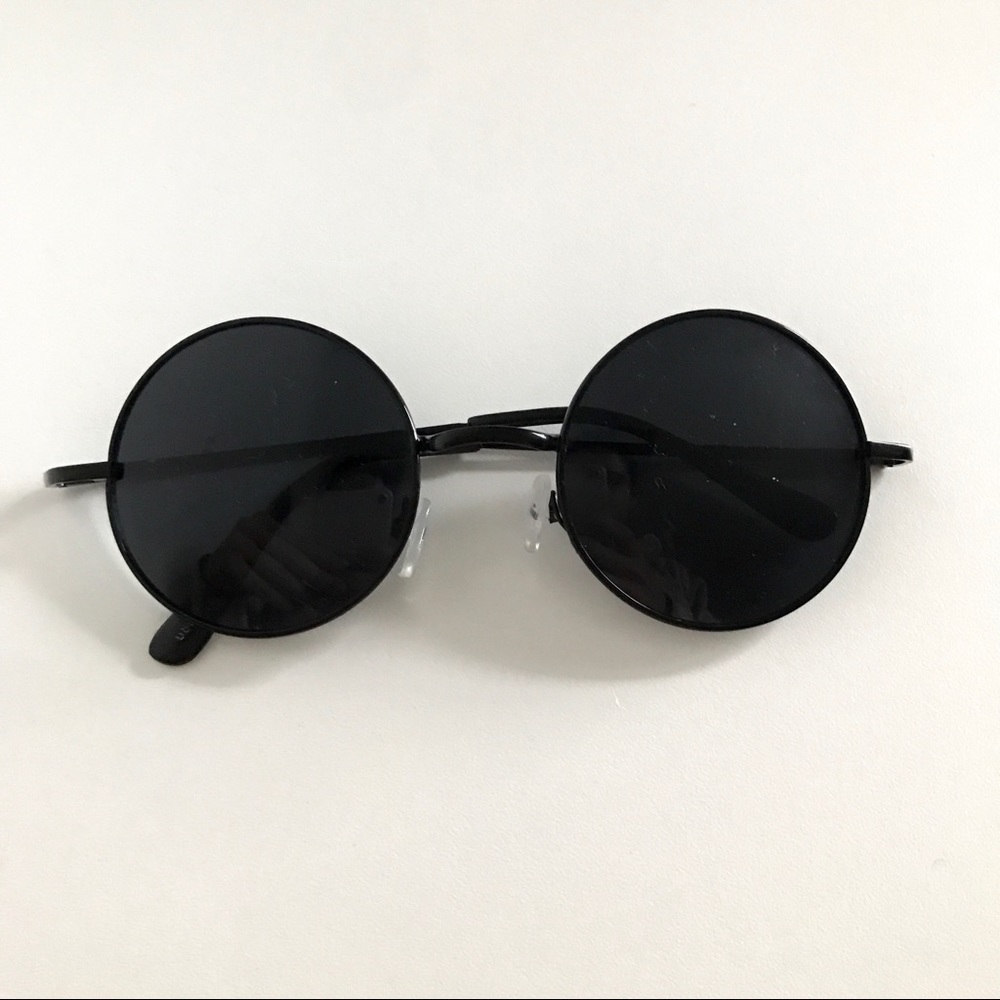 🚫SOLD🚫Lennon Sunnies