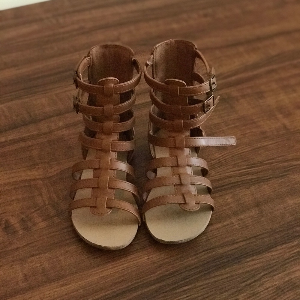 💥💥Toddler sized Old Navy Gladiator Sandals💥💥